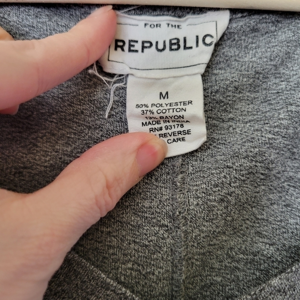 For the Republic grey vneck t-shirt dress with pockets M - Picture 2 of 6